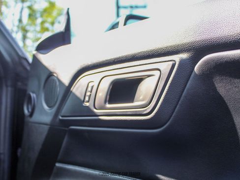 Used 2022 Ford Mustang Shelby GT500 w/ Carbon Fiber Track Pack image 42