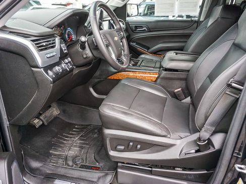 Used 2018 Chevrolet Suburban Premier AWD/4WD image 18