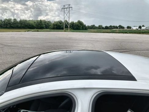 Used 2021 Kia Stinger GT1 AWD/4WD image 29