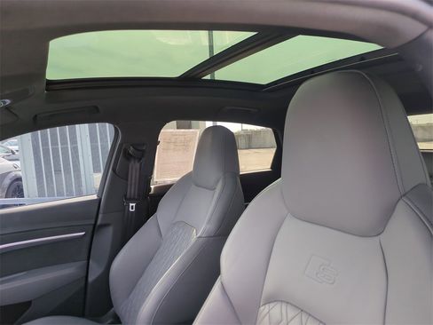 Used 2023 Audi e-tron S Premium Plus w/ Black Optic Package image 22