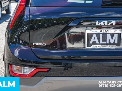 Used 2023 Kia Niro SX image 15