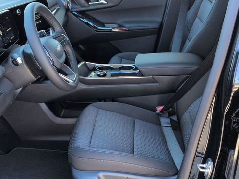 New 2026 Chevrolet Equinox LT image 18