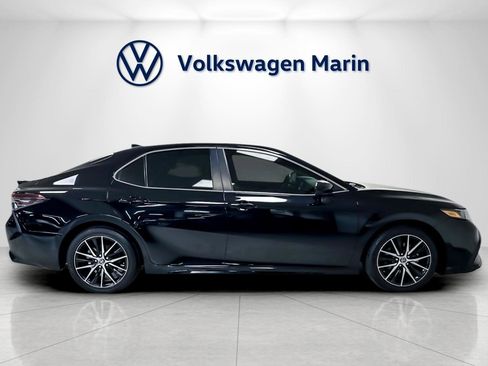 Used 2021 Toyota Camry SE image 6