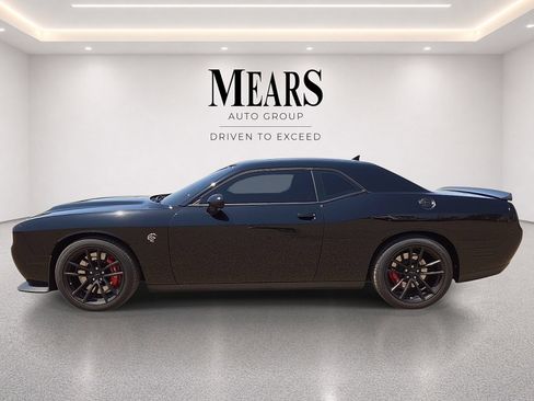 Used 2023 Dodge Challenger SRT Hellcat RWD image 2
