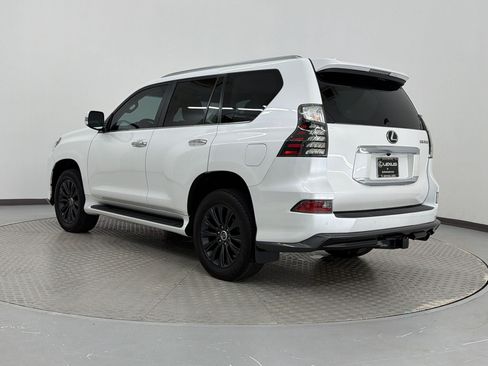 Used 2023 Lexus GX 460 Premium w/ Accessory Package AWD/4WD image 3