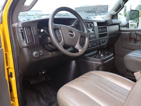 Used 2021 GMC Savana 3500 Extended w/ Power Convenience Package RWD image 15