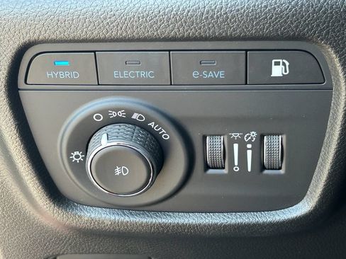 Used 2022 Jeep Grand Cherokee Limited 4xe w/ Luxury Tech Group II AWD/4WD image 24