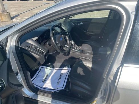 Used 2015 Ford Focus Titanium FWD image 11