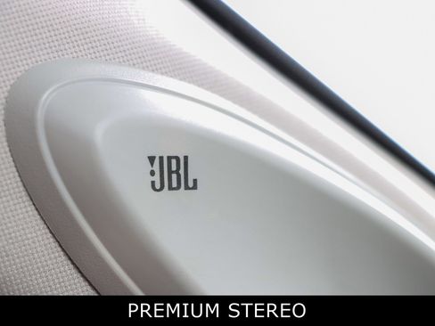 Used 2023 Toyota Highlander Limited image 24