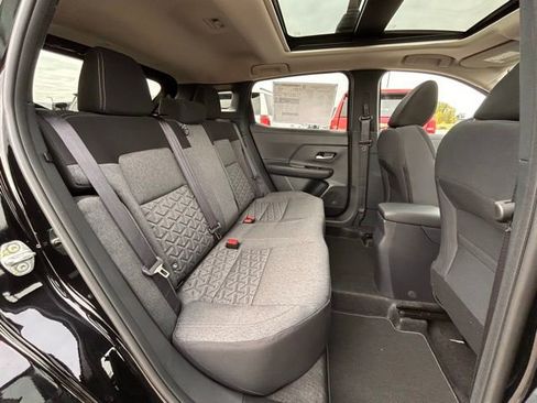 New 2026 Nissan Kicks SV w/ SV Premium Package image 31