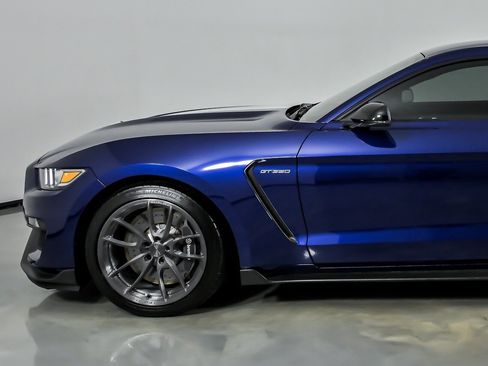 Used 2016 Ford Mustang Shelby GT350 w/ Technology Package RWD image 6