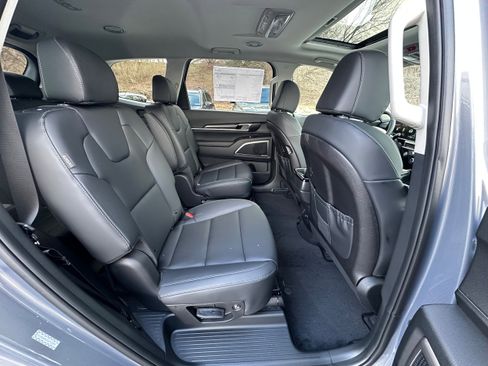 New 2025 Kia Telluride S image 17