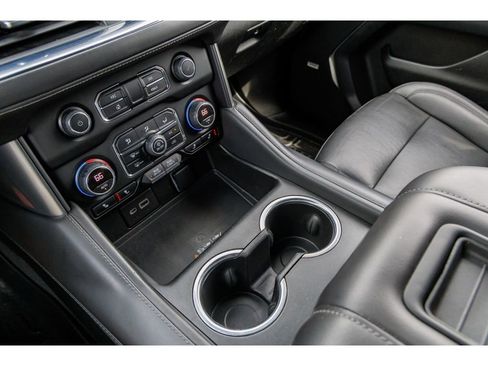 Used 2022 Chevrolet Suburban Z71 AWD/4WD image 23
