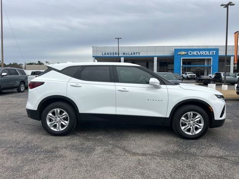 Used 2022 Chevrolet Blazer LT image 2
