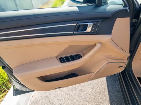 Certified 2023 Porsche Panamera 4 AWD/4WD image 11