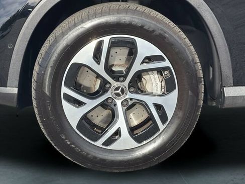 Used 2025 Mercedes-Benz GLC 350e 4MATIC image 35