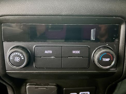 Used 2023 GMC Acadia SLT w/ Elevation Edition image 19