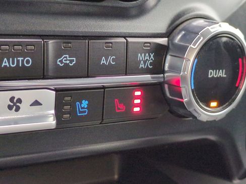 Certified 2025 Ford F350 Lariat w/ Black Appearance Package image 66