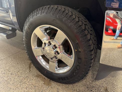 Used 2015 Chevrolet Silverado 2500 LT w/ LT Convenience Package image 4