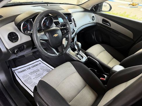 Used 2015 Chevrolet Cruze LS FWD image 13