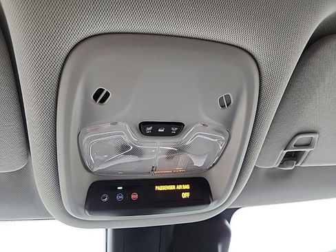 Certified 2022 Chevrolet TrailBlazer LT w/ Convenience Package FWD image 17