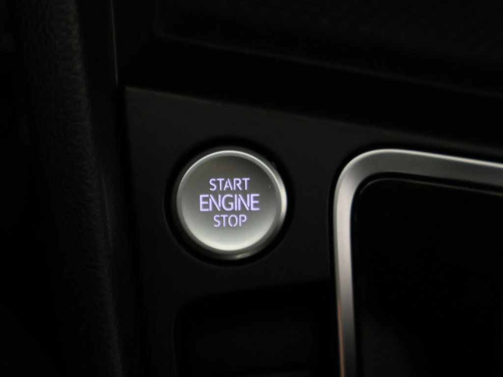 Used 2020 Volkswagen Jetta SE w/ SE Cold Weather Package FWD image 40