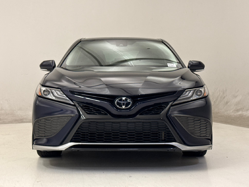 Used 2021 Toyota Camry XSE FWD image 3