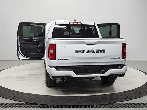 Used 2025 RAM 1500 Laramie w/ Sport Appearance Package AWD/4WD image 14