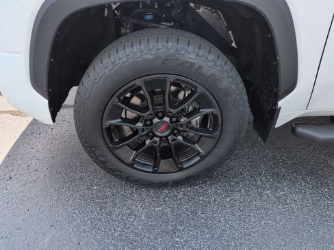 Used 2023 Toyota Tundra Limited w/ TRD Off-Road Package AWD/4WD image 27