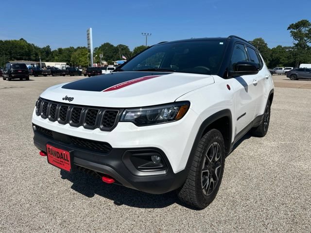 Used 2025 Jeep Compass Trailhawk AWD/4WD image 1
