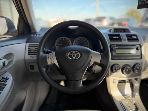 Used 2012 Toyota Corolla LE image 10