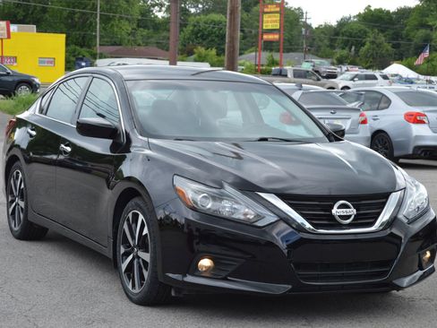 Used 2018 Nissan Altima 2.5 SR FWD image 2
