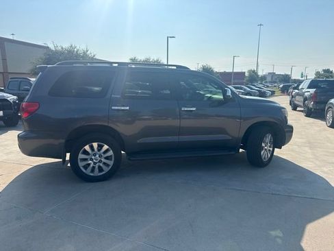 Used 2014 Toyota Sequoia Platinum AWD/4WD image 3
