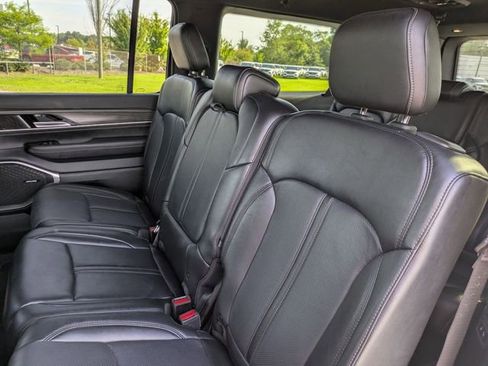 Used 2024 Jeep Wagoneer L Series II w/ Flexible Seating Group AWD/4WD image 27
