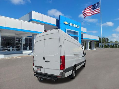 Used 2022 Mercedes-Benz Sprinter 2500 image 3