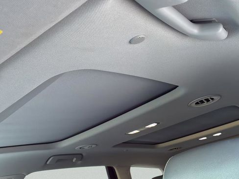 Used 2019 Buick Enclave Essence image 26