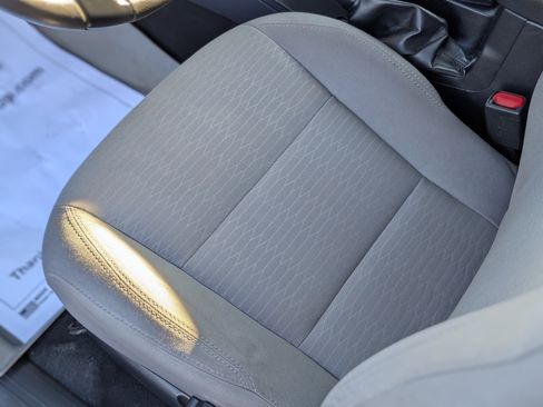 Used 2017 Toyota Tacoma SR image 39