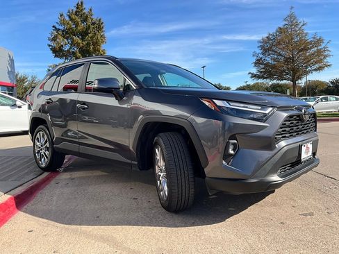 Used 2024 Toyota RAV4 XLE Premium image 5