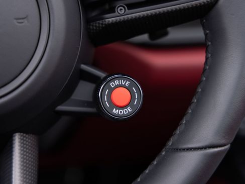 Certified 2025 Porsche 911 Targa 4 GTS AWD/4WD image 16