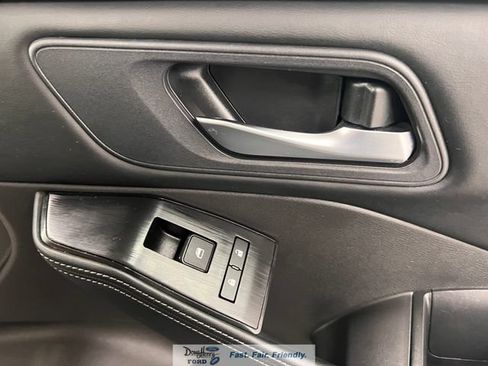 Used 2025 Nissan Rogue SV FWD image 36