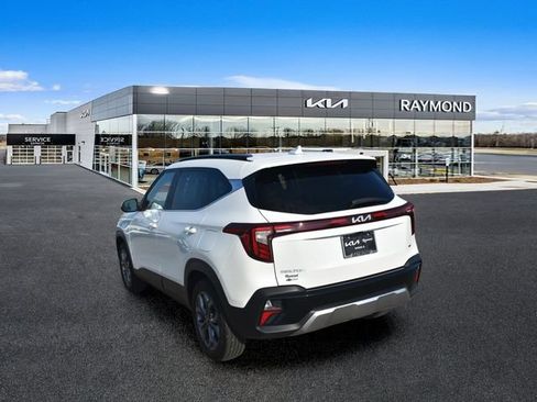 Used 2024 Kia Seltos S AWD/4WD image 5
