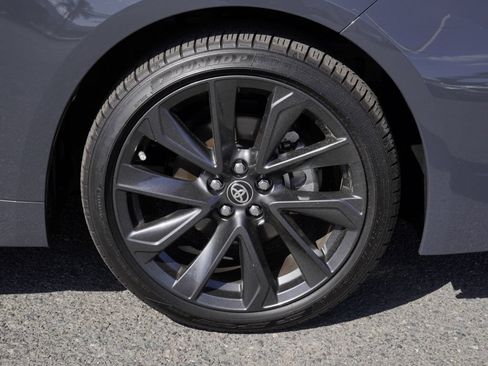 Used 2025 Toyota Corolla SE w/ SE Premium Package FWD image 10
