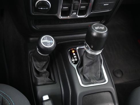 Used 2021 Jeep Wrangler Unlimited Sport AWD/4WD image 27