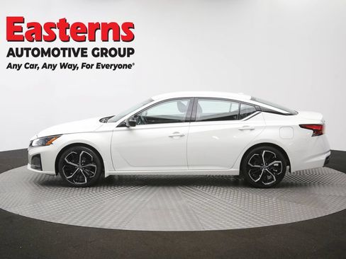 Used 2023 Nissan Altima 2.5 SR FWD image 60