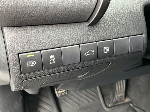 Used 2018 Toyota Camry LE FWD image 27