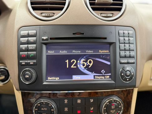 Used 2010 Mercedes-Benz ML 550 4MATIC image 64