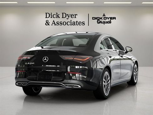 Used 2025 Mercedes-Benz CLA 250 image 14