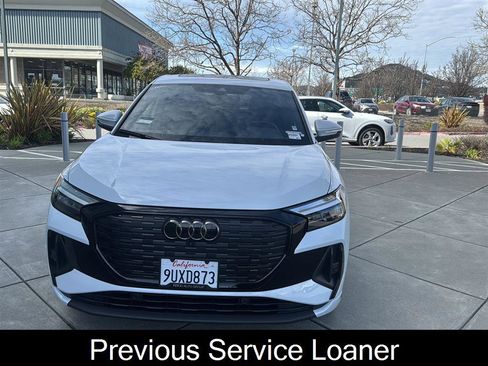 Used 2025 Audi Q4 e-tron Premium Plus w/ Premium Plus image 2