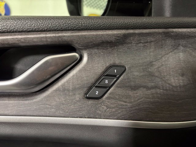 Used 2024 Jeep Grand Cherokee L Limited w/ Luxury Tech Group II AWD/4WD image 18