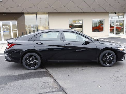 New 2026 Hyundai Elantra Sport image 2